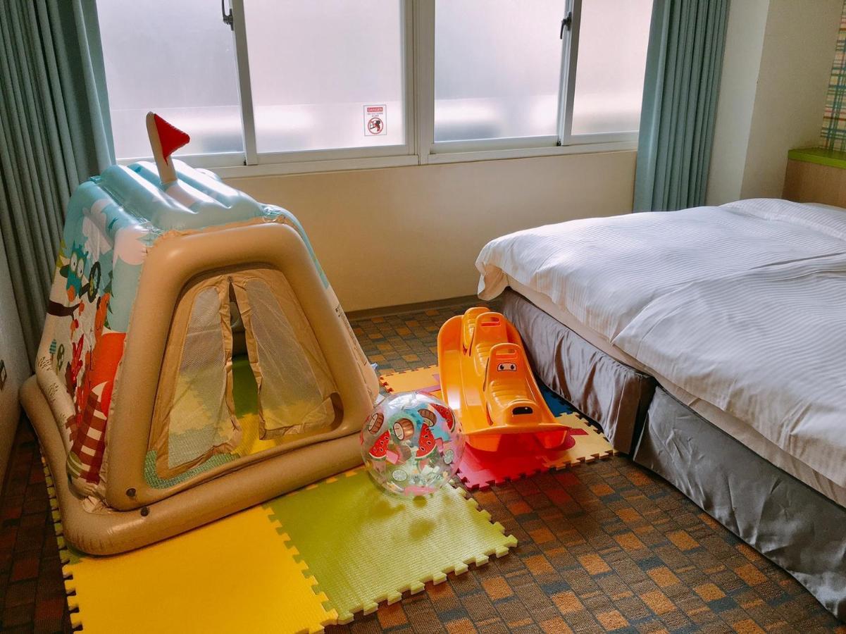 Click Hotel - Ximending Branch Taipei Bagian luar foto
