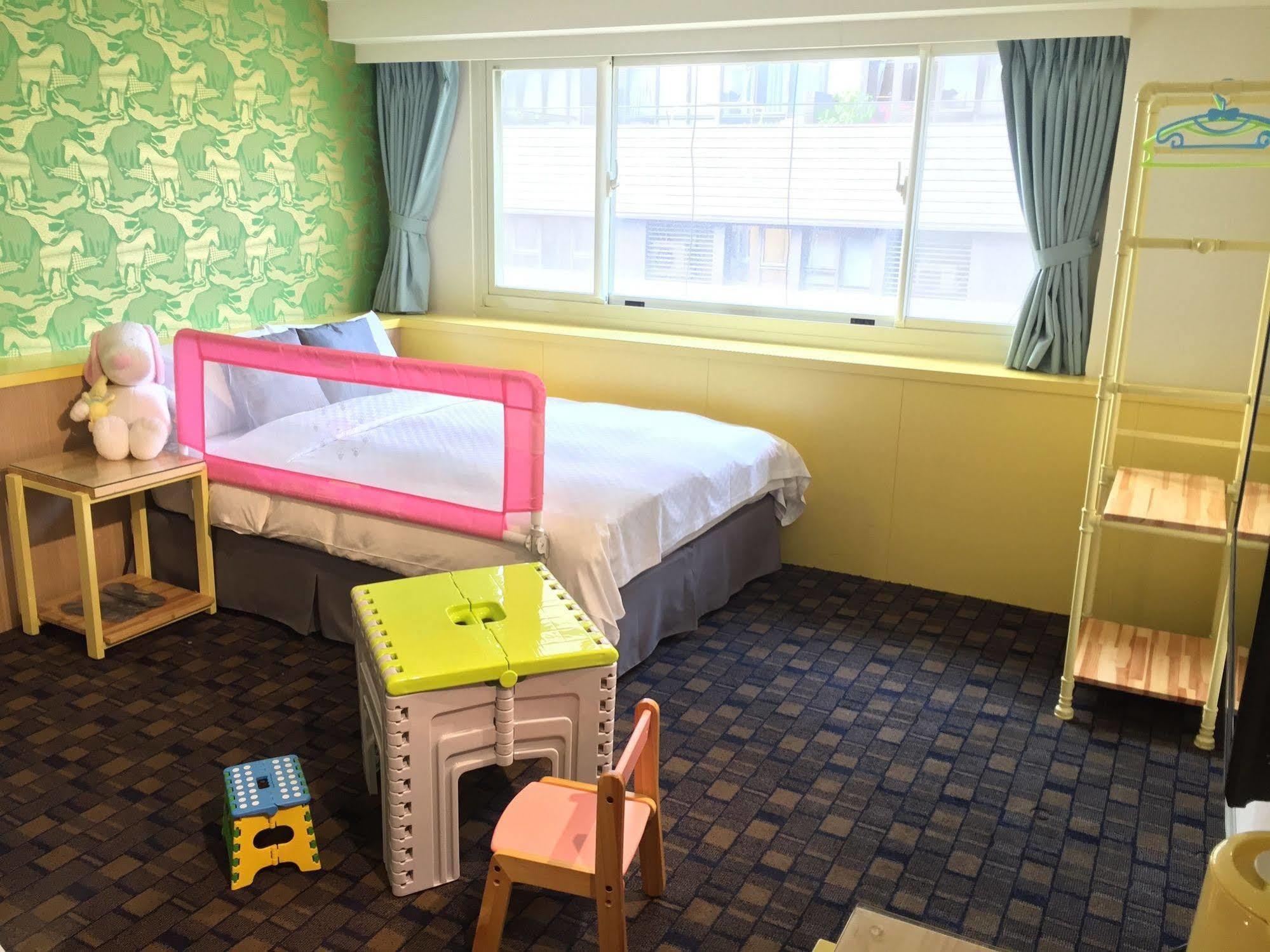 Click Hotel - Ximending Branch Taipei Bagian luar foto
